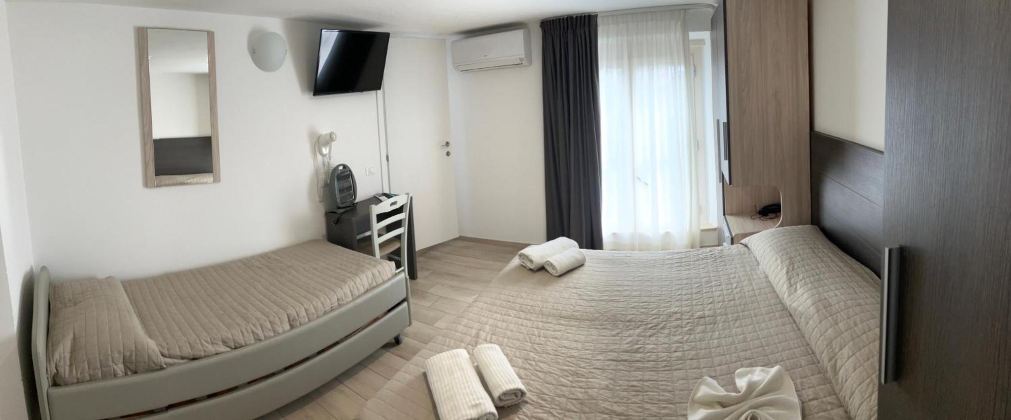 Hotel Bed And Book Ріміні Екстер'єр фото