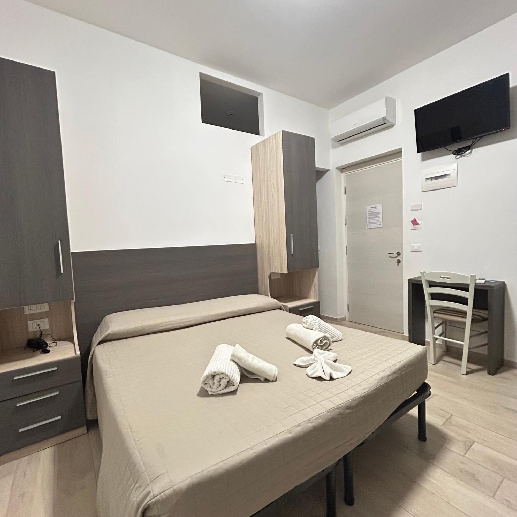 Hotel Bed And Book Ріміні Екстер'єр фото